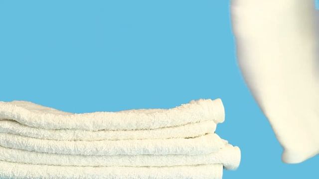 Introducing the New La Roche-Posay Sensitive Skin Cleanser | LovelySkin смотреть онлайн