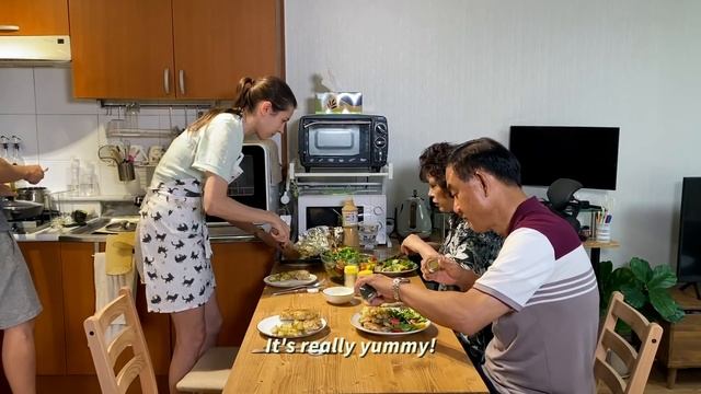 First time cooking for Korean In-laws ? & Rainy season in Seoul begins смотреть онлайн