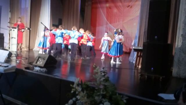 Танец "Россия"г.Плавск, Муз.рук. Яльцова Л.Д. смотреть онлайн