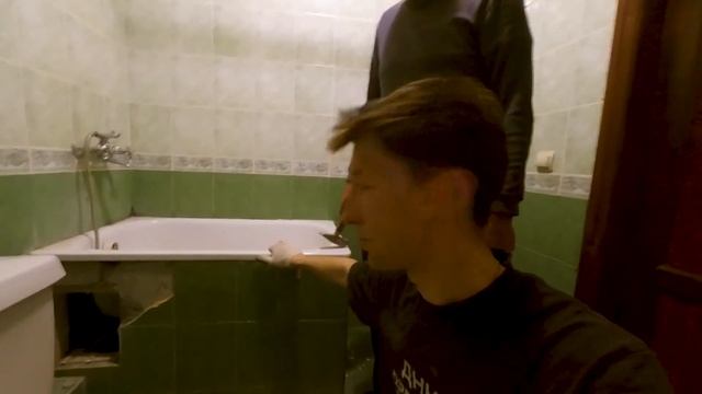 Ремонт в квартире. Замена ванны смотреть онлайн