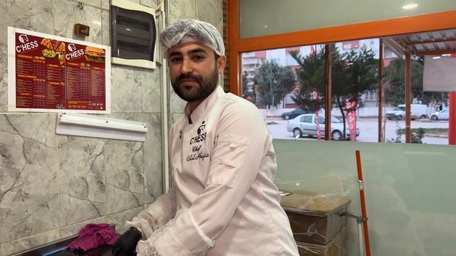 TÜRKİYEDE 40 ÇEŞİT PİZZA 10 ÇEŞİT HAMBURGERLE TEKİM l Sokak Lezzetleri смотреть онлайн