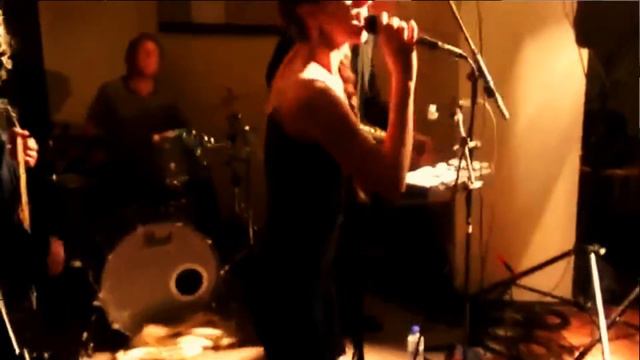 BONGO STARKIE - WOMEN IN UNIFORM { ft. LAURA DAVIDSON ] смотреть онлайн