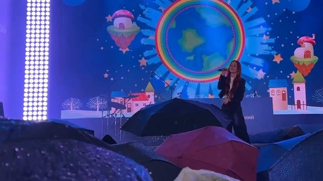 КУДА УХОДИТ ДЕТСТВО - Трифонова Алиса (кавер) Лужники 2023 смотреть онлайн