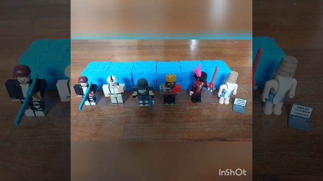 Unboxing Roblox Series 9 Figures on Christmas смотреть онлайн