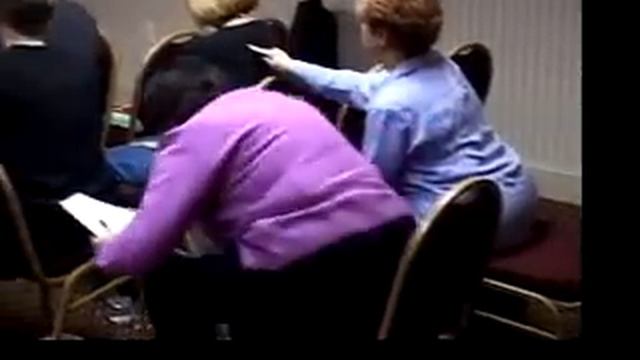 Back Writing teamwork game смотреть онлайн