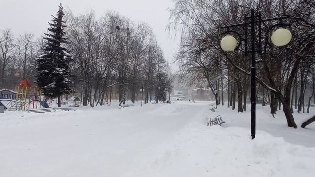 Зимний снежный предновогодний день смотреть онлайн