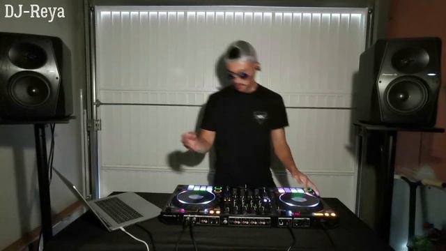 DJ - Reya : 4 Decks In The Mix (30min) - Tech House, Techno, Pop.... смотреть онлайн