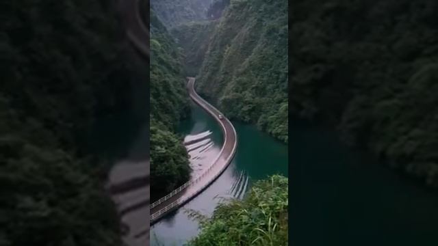 Плавающая дорога в Хубэй, Китай смотреть онлайн