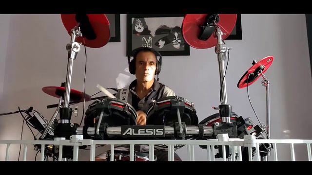 Alesis Command X Mesh Drums. смотреть онлайн