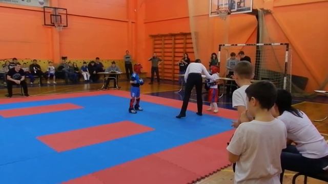 Кикбоксинг декабрь 2015 Вадим 7 л 1 бой смотреть онлайн