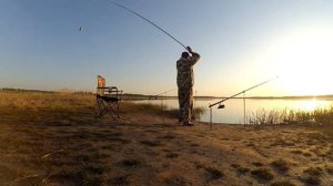 Рыбалка на пенопласт в мае. Ловлю карася на пружину (снасть "Удар")