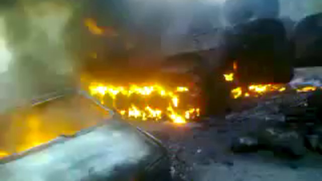 Горящая БМП-1 сирийской армии. Сирия, 2011 г. смотреть онлайн