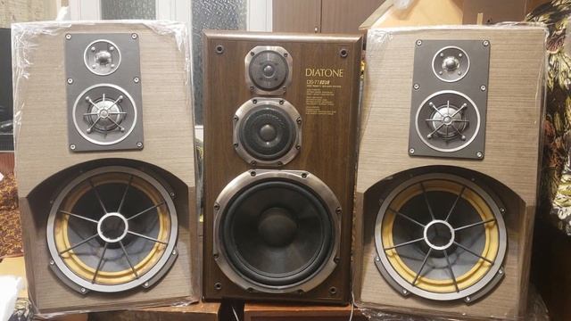 Pradas 120ас-001 (75ас-065) Vs Diatone 77hr