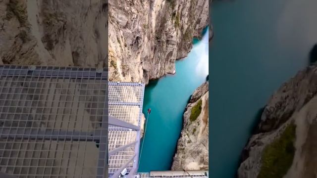 ПРЫЖОК?Сулакский Каньон/ Дагестан/ ROPE JUMP? @zhekaKamikadze @dag_tour/Больше в Описании смотреть онлайн