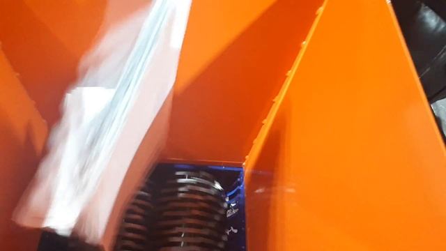 Дробилка дробление бумаги толщина ножей 9мм на шредер двухвальный ИШМ-220 смотреть онлайн