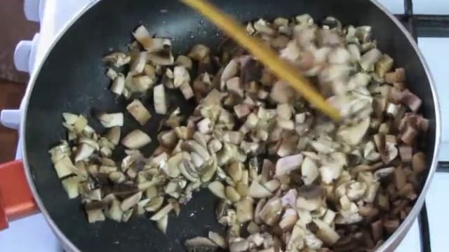 Сырный суп с колбасой и грибами Рецепт сырного супаSoup with cheese sausage mushrooms смотреть онлайн