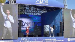 Лэйна и Айдар Галимов поют дуэтную песню «Уклы йорэк»