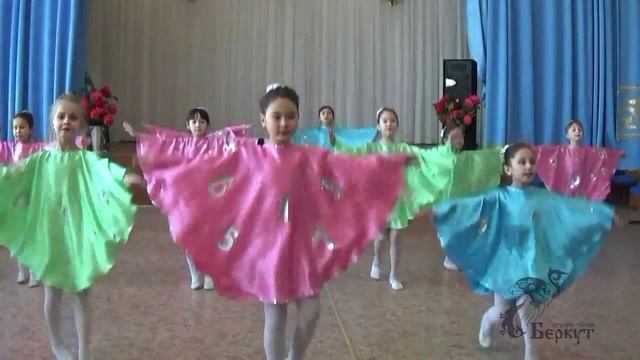 Эстрадный танец Волшебники смотреть онлайн