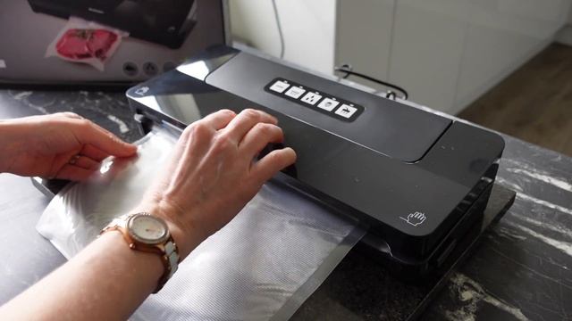 Middle of Lidl - SilverCrest Vacuum Sealer - This thing sucks... but in a good way! смотреть онлайн