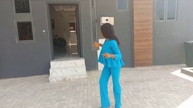 THE FIRST SOLAR POWERED ESTATE IN OGOMBO ROAD, AJAH LAGOS. 07010692902 смотреть онлайн