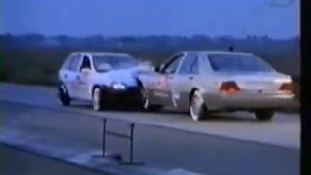 Crash Test MB Clase S (w140) vs Opel Corsa смотреть онлайн