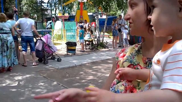 ? ДЕТСКИЙ ПАРК аттракционов ? РАЗВЛЕЧЕНИЯ для детей ? КАРУСЕЛЬ | КАТАЕМСЯ на карусели ? смотреть онлайн