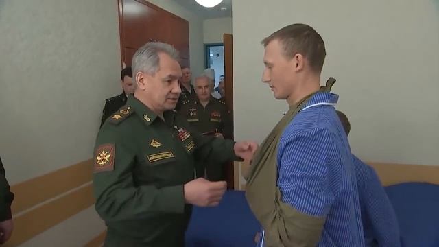 Сергей Шойгу вручил государственные награды отличившимся военнослужащим смотреть онлайн
