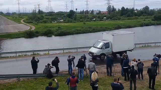 Учения у Олимпийского моста под Кингисеппом. Май 2019 года смотреть онлайн