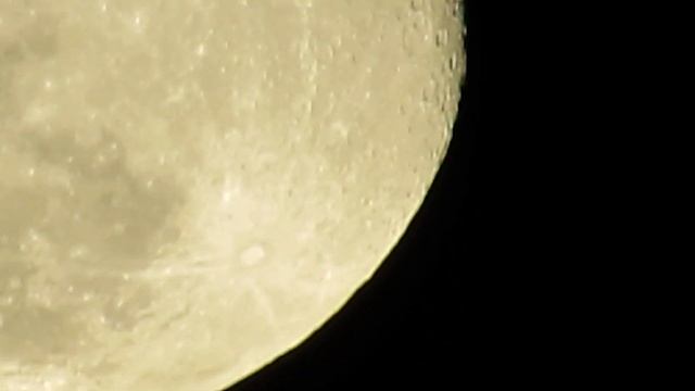 MOON смотреть онлайн