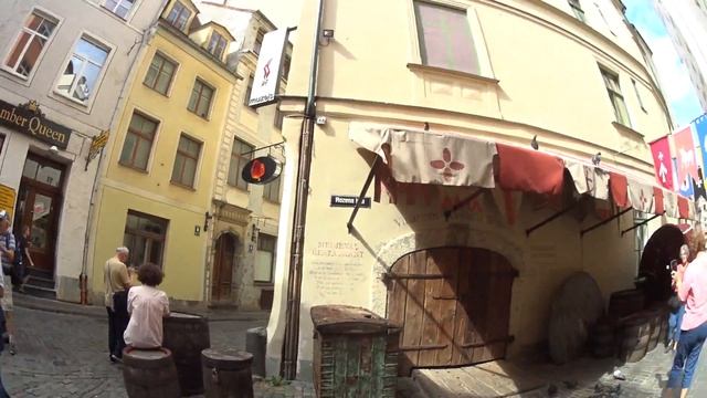 Рига. День города. Где вкусно поесть в Риге? || Домашний влог #рига #домашнийвлог смотреть онлайн