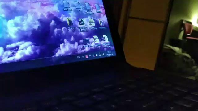 Типы подруг на ночёвке//узнаешь себя смотреть онлайн
