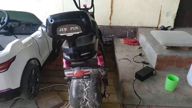 Minipro Mi716 на полном заряде едет 32км/ч