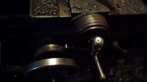 Нарезаем резьбу на токарном станке 1М61 . 1