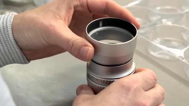 Как собирают Leica M9-P Edition Hermès смотреть онлайн
