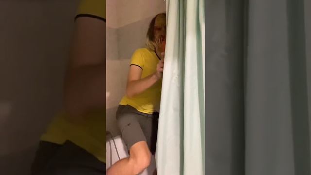 😱МОНСТР В ВАННОЙ❗️ПРАНК❗️ смотреть онлайн