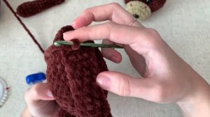 Вязаный медвежонок крючком из плюшевой пряжи. Мастер-класс по вязанию игрушки амигуруми. Часть 2