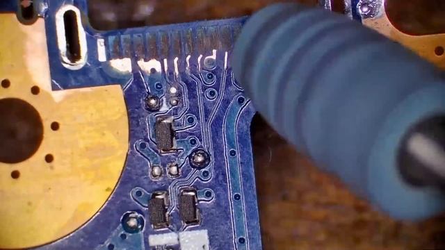 Honor BBR-WAH9 не включается, не заряжается.