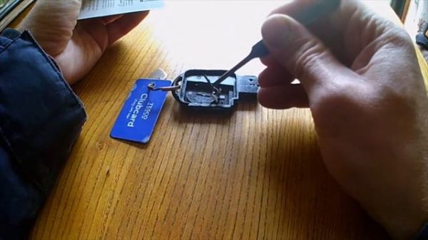 Nissan Micra K12 remote key fob battery replace