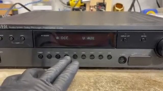 Carver C-20V A/V Dobly Pro Logic Pre Amplifier смотреть онлайн