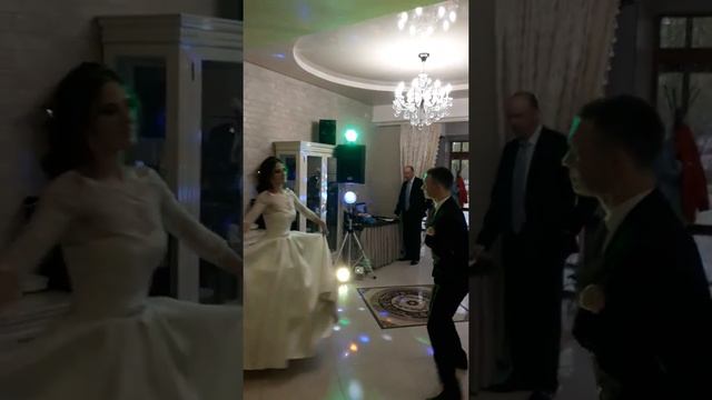 СВАДЕБНЫЙ МЕДЛЕННЫЙ ТАНЕЦ смотреть онлайн