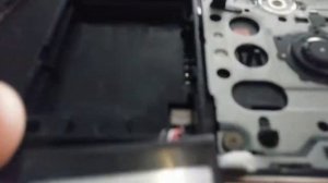 Как достать аккумулятор из PSP-E1008