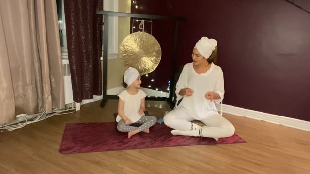 Childrens Meditation - I am Happy (Kundalini Yoga Meditation) смотреть онлайн