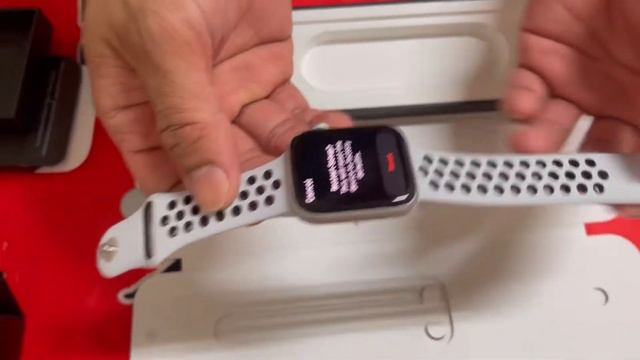 Apple Watch Nike SE GPS (44mm Silver Aluminum Case Pure Platinum/Black)