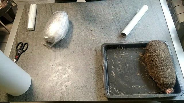 ВАРЕНАЯ СВИНАЯ ШЕЯ В СПЕЦИЯХ. КОПЧЕНИЕ жидким дымом. смотреть онлайн
