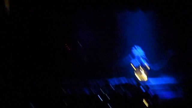 Lady GaGa @ Oracle Arena - Paparazzi смотреть онлайн