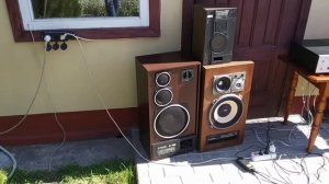 Амфитон 50ас-022 против radiotehnika s-90 на улице