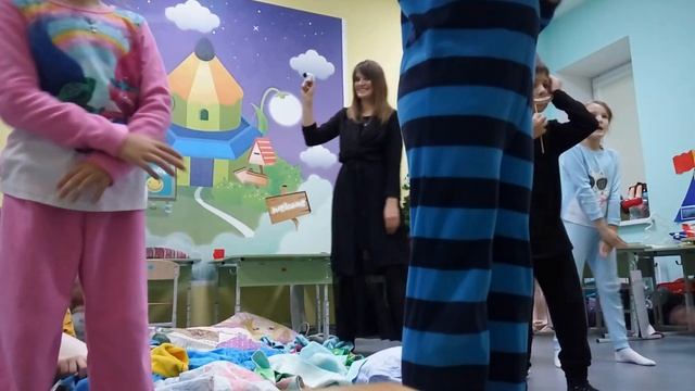 Пижамная вечеринка в школе и танцы)) смотреть онлайн