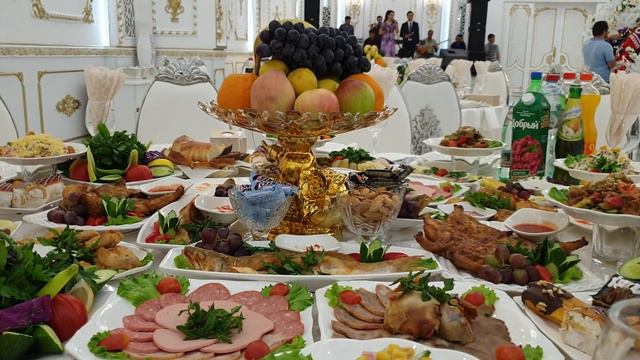 Осмон, первая свадьба счастливчиков💑 Самый новый, и один из красивейших ресторанов в Душанбе смотреть онлайн
