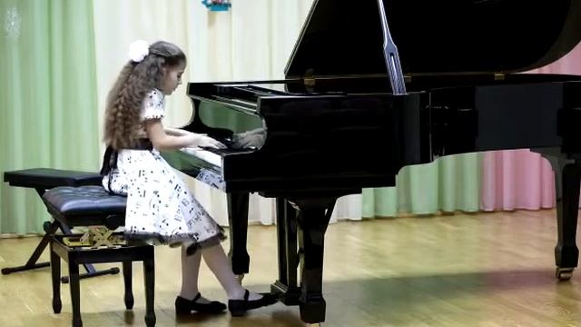 Богатырева Маргарита 8 лет. И. Парфёнов " Ноябрь. В полях метёт неистовая вьюга" смотреть онлайн