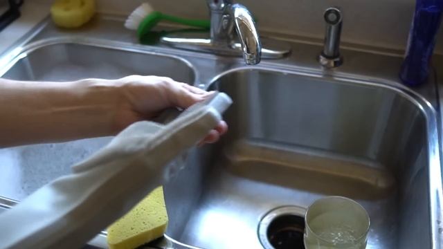 Kitchen Scrubbing Gloves of the Future? смотреть онлайн